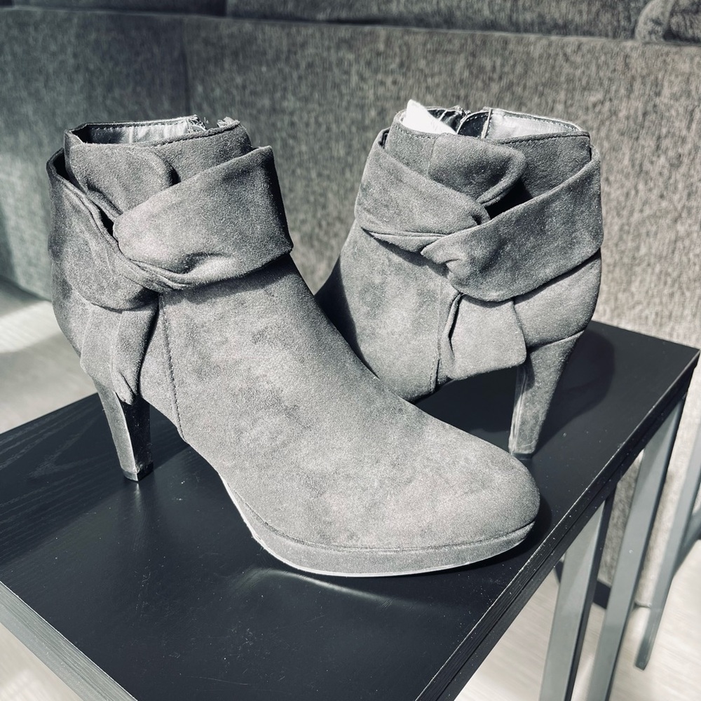 ATTENTION Gray Women's Ankle Boots